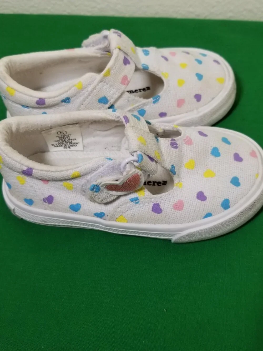 Cupcakes and Cashmere Toddler Sz 5 Hearts Sneakers Valentine‎ Canvas Hook & Loop